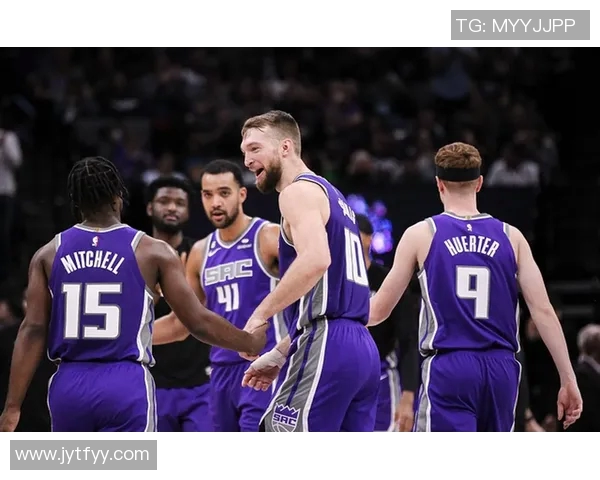 欧文东契奇联手迎战字母哥！达拉斯独行侠vs密尔沃基雄鹿关键战前瞻